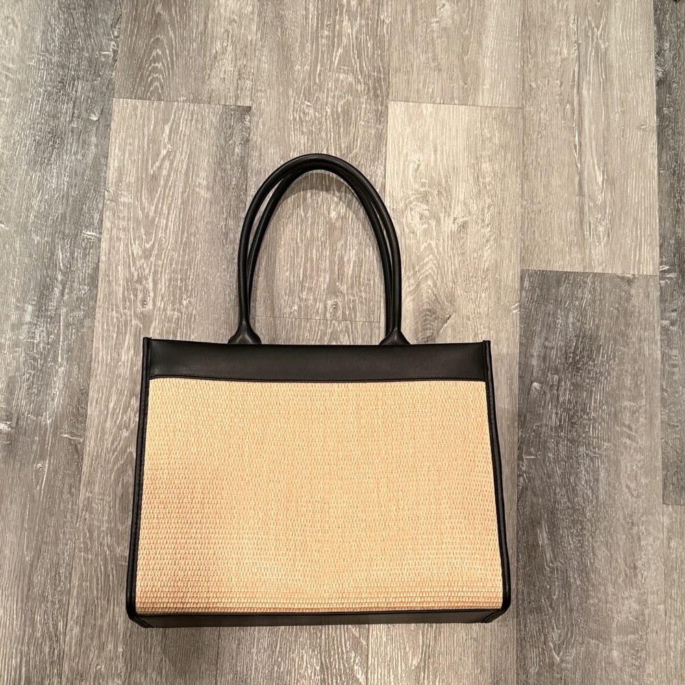 **SOLD** Elegant Black and Tan Women's Tote Bag